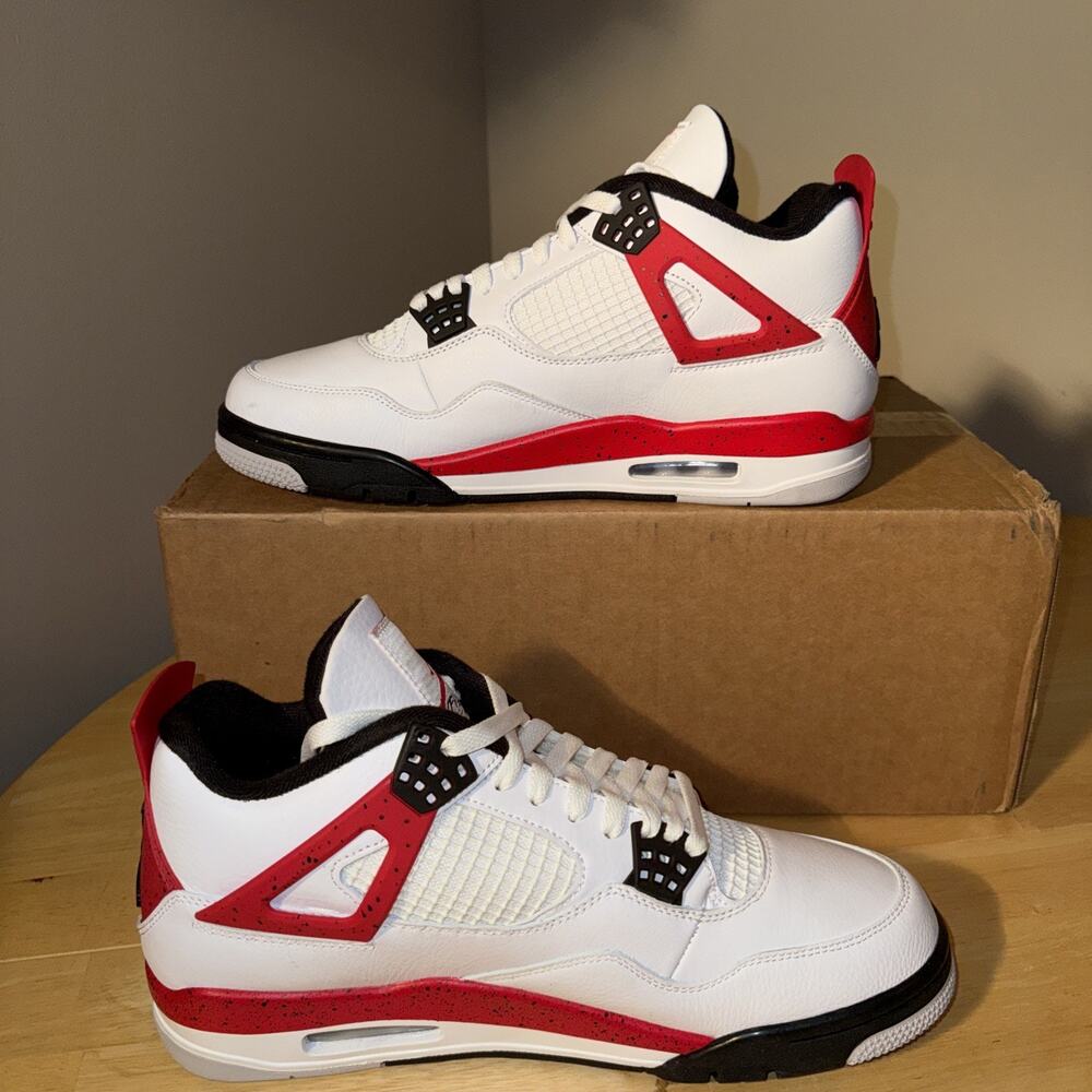 Size 11 - Jordan 4 Retro OG Mid Fire Red B Grade - Picture 2 of 6